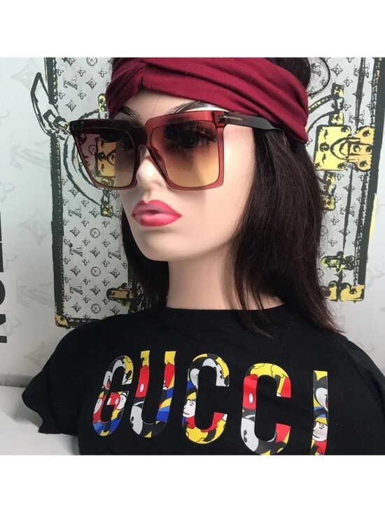 NEW Tom Ford TF764 69T Sunglasses – Shiny Bordeaux Frame / Gradient Bordeaux Le main image 9